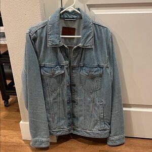 Abercrombie and Fitch Men’s size Large Classic Denim Jacket